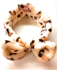 Mia Beauty Face Washing Headband in leopard print with bow