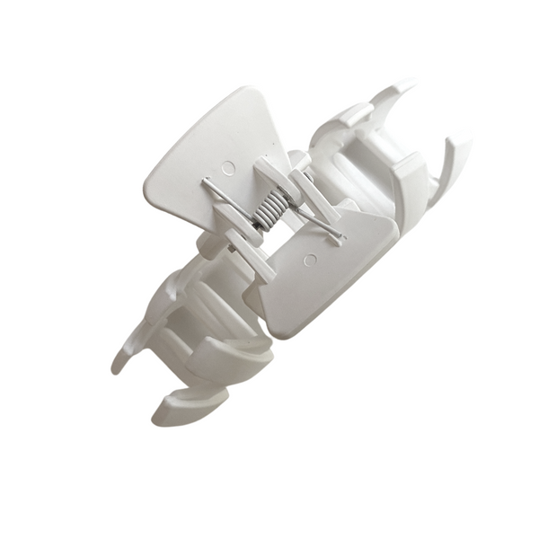Mia Beauty Zigzag Jaw Clamp matte white top view