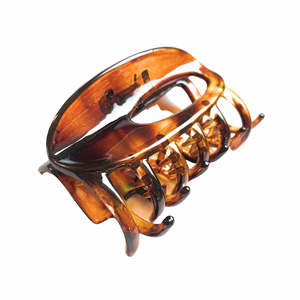 Mia® Beauty medium sized  Tortoise Jaw Clamp with Oval Hole side front view